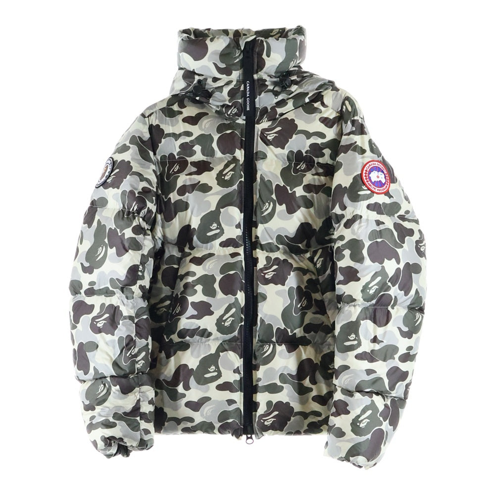 A BATHING APE(アベイシングエイプ) 23AW ×CANADA GOOSE ABC CAMO CROFTON PUFFER カナダグース 総柄 カモフラ フーデッド ダウンジャケット ブラウン/カーキ 2252MBE