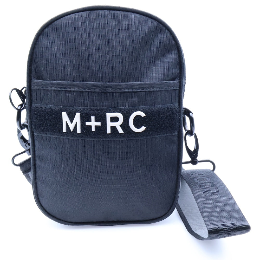M+RC NOIR(マルシェノア) フロントロゴ リフレクター ショルダーバッグ ブラック