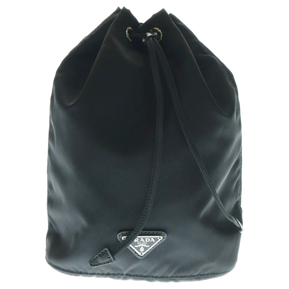 PRADA(プラダ) トライアングルロゴプレート ナイロン 巾着 ポーチ ブラック