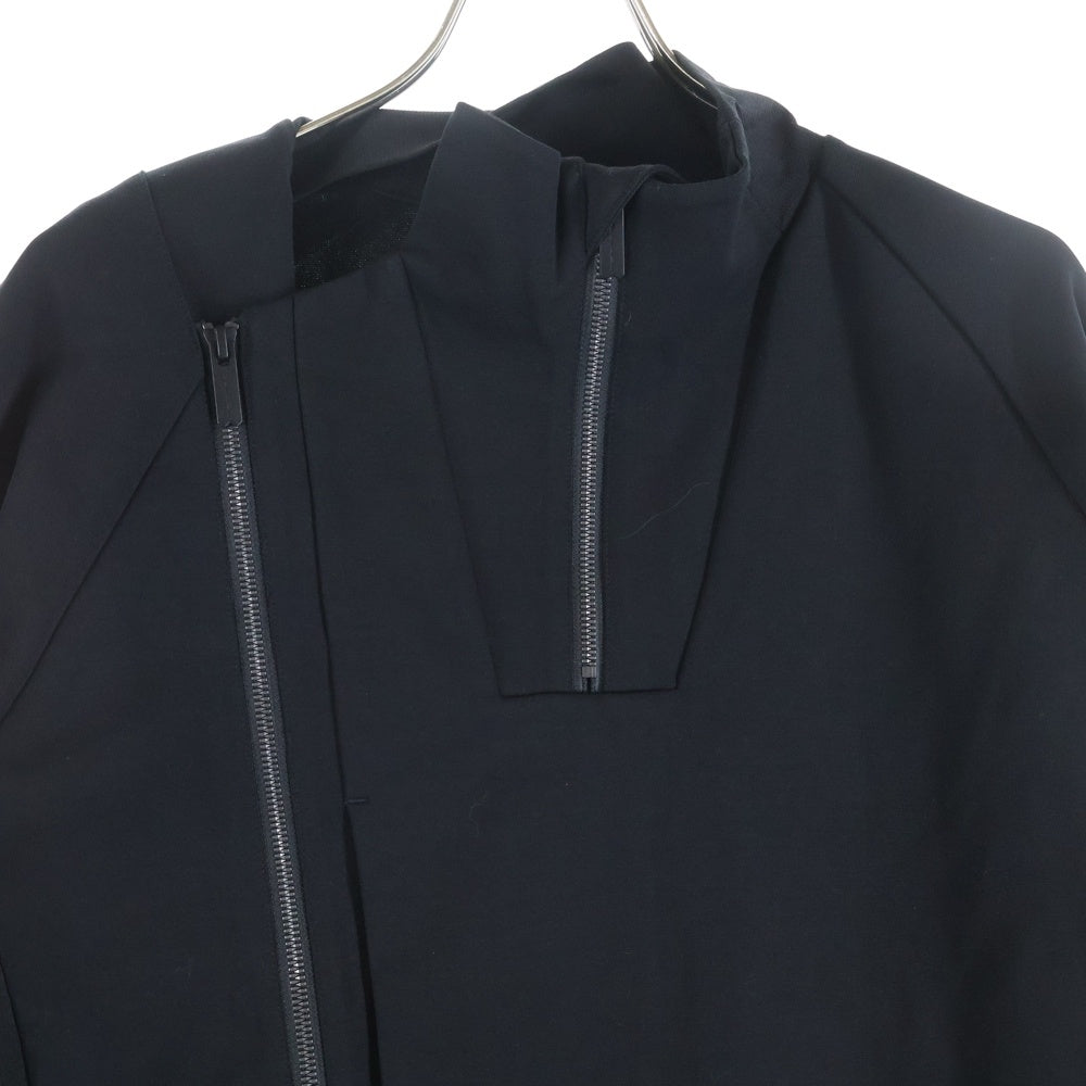 White Mountaineering(ホワイトマウンテニアリング) 24SS ラグランスリーブ スタンドカラー アシンメトリー ジップアップ トラックジャケット ジャージ ブラック BK2471501BK2471501