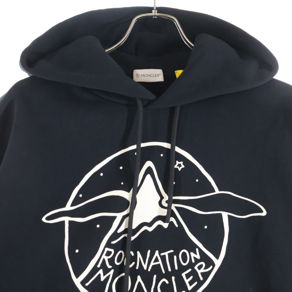 MONCLER(モンクレール) 23AW ROC NATION BY JAY-Z フロントプリント スウェット プルオーバーパーカー ブラック I209W8G00006
