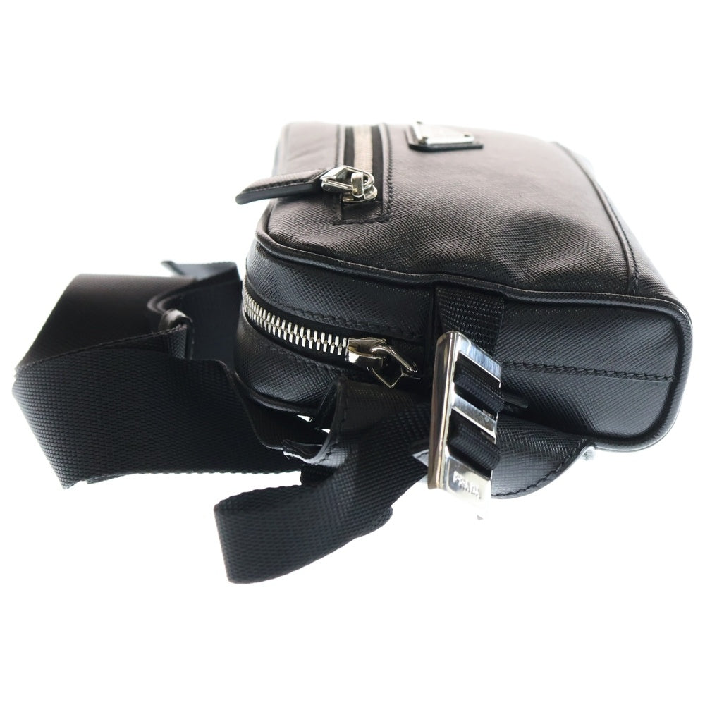PRADA(プラダ) サフィアーノ トライアングル ベルトバッグ ボディバッグ ウエストバッグ ショルダーバッグ シルバー/ブラック 2VL012