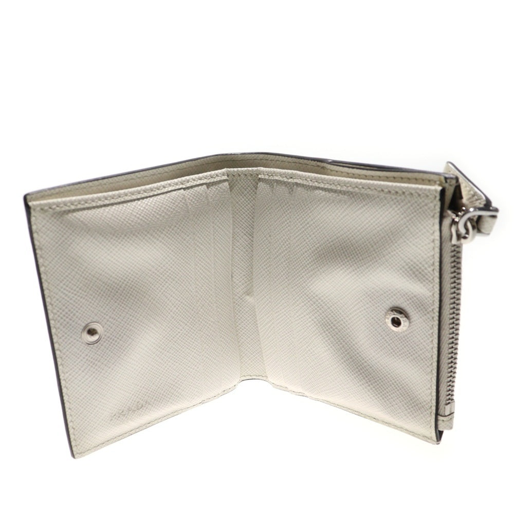 PRADA(プラダ) サフィアーノ レザー トライアングルロゴ コンパクトウォレット 二つ折り財布 ホワイト 2ML049