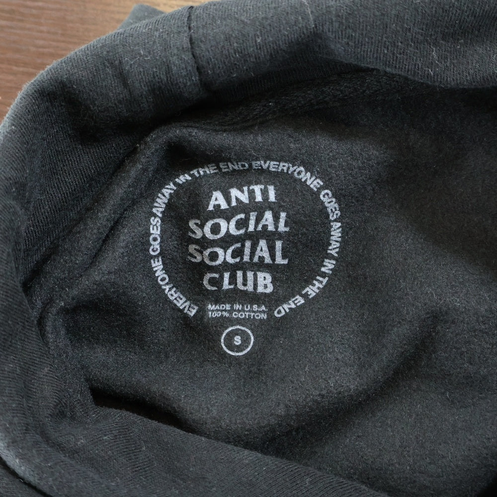 ANTI SOCIAL SOCIAL CLUB(アンチソーシャルソーシャルクラブ) Logo Pullover Parka ロゴプリント スウェットプルオーバーパーカー ブラック/ブラウン
