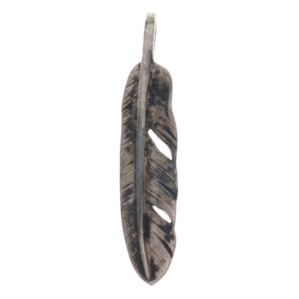 goro's(ゴローズ) SVフェザー中 ペンダントトップ 左向き シルバー