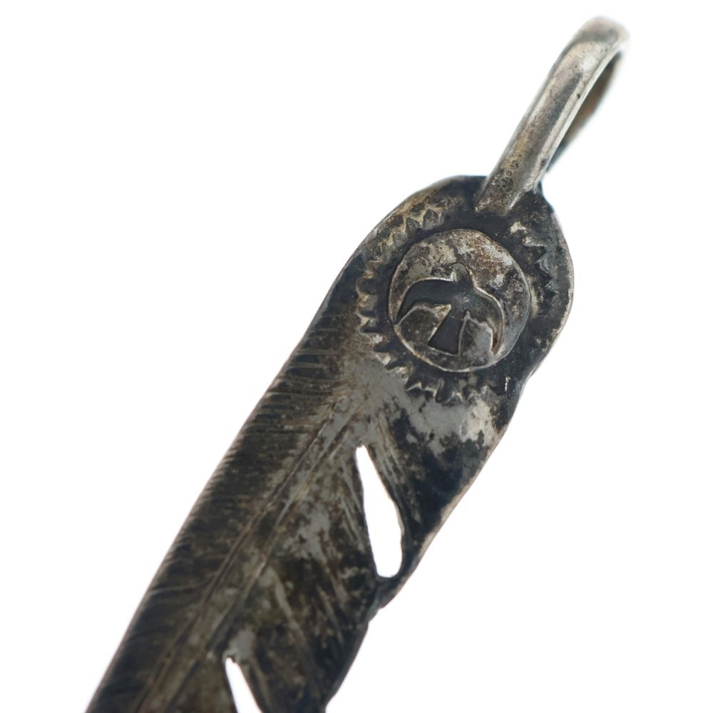 goro's(ゴローズ) SVフェザー中 ペンダントトップ 右向き シルバー