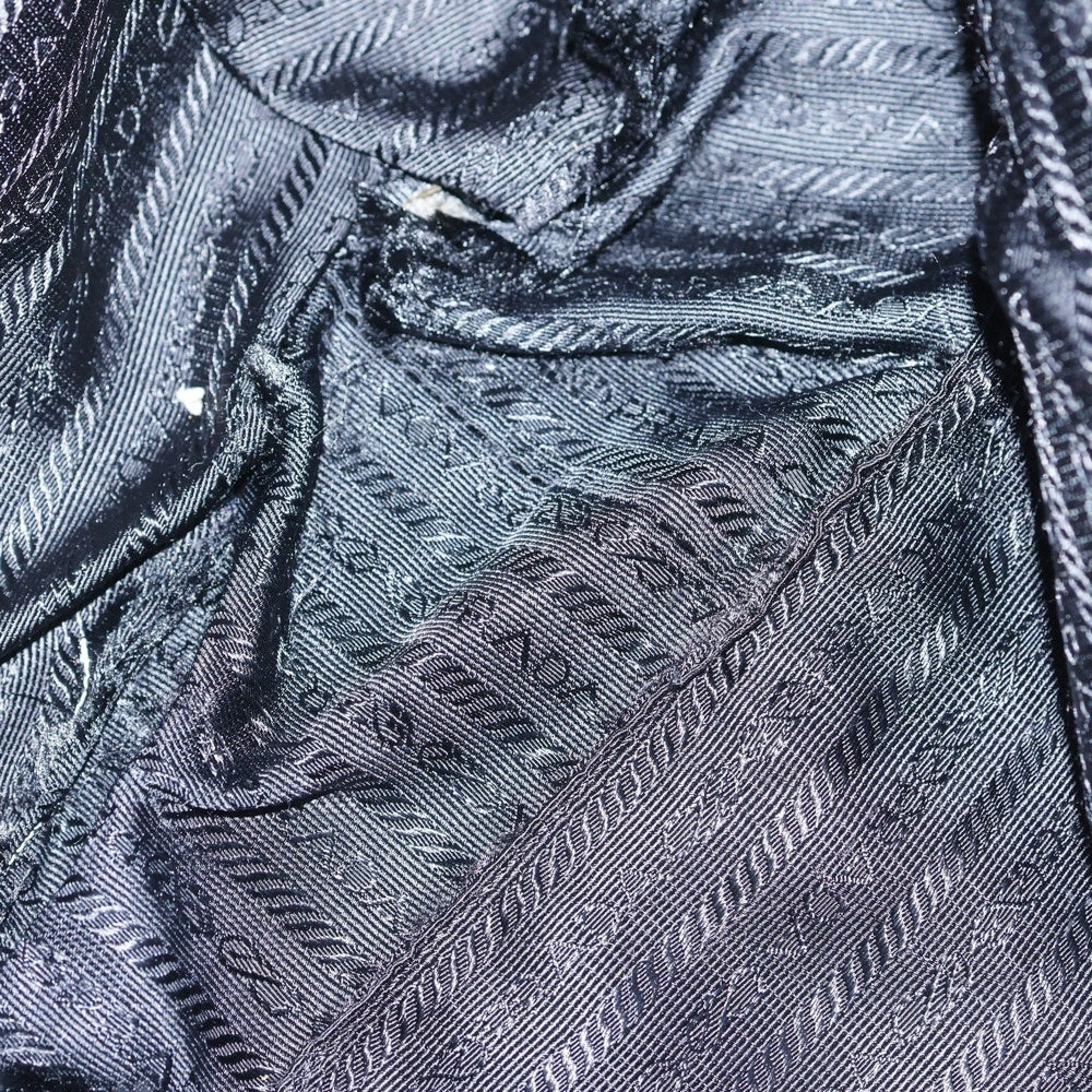 PRADA(プラダ) 三角ロゴプレート ラウンドジップ ナイロン ショルダーバッグ ブラック レディース