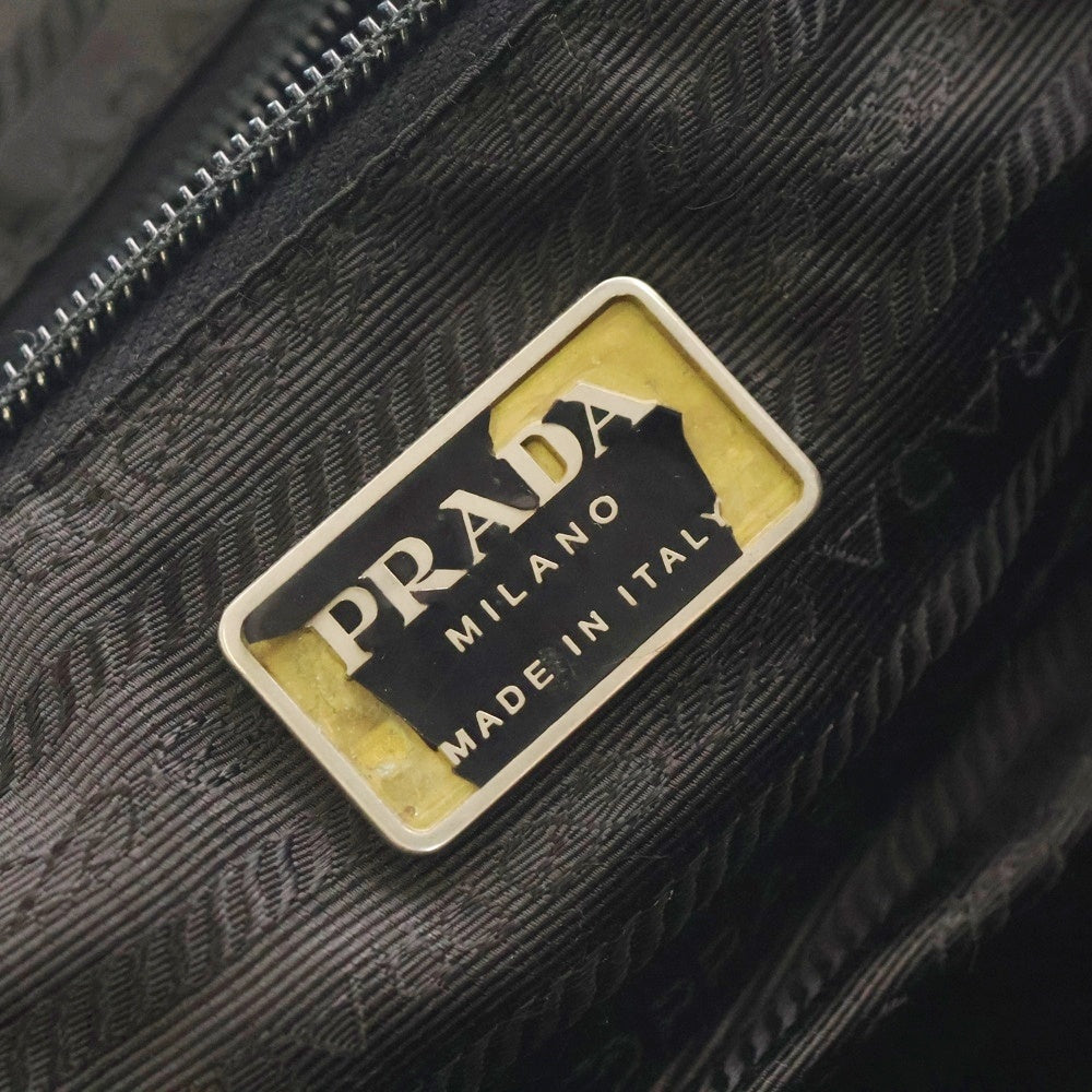PRADA(プラダ) 三角ロゴプレート ラウンドジップ ナイロン ショルダーバッグ ブラック レディース