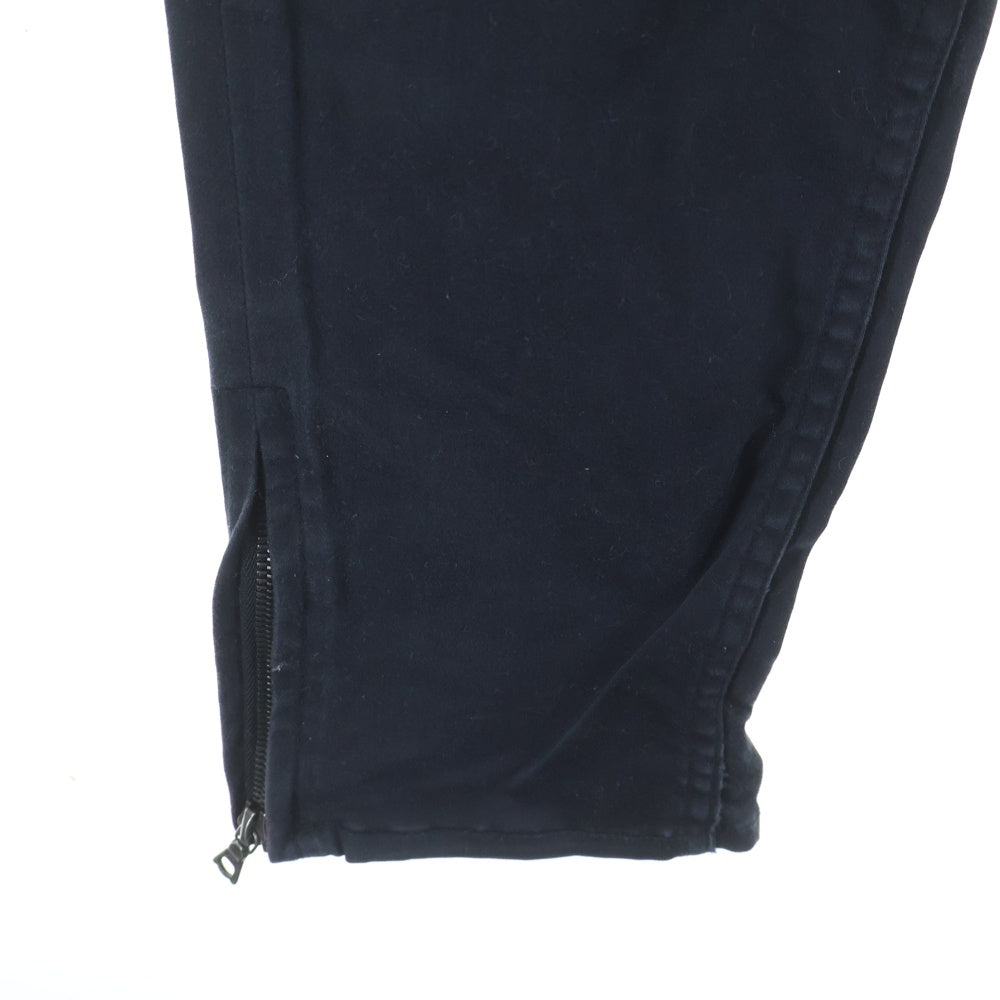 ISAMU KATAYAMA BACKLASH(イサムカタヤマバックラッシュ) SHARKEY 裾ジップ コットン ストレッチ ストレート スキニーパンツ ブラック 1661-02