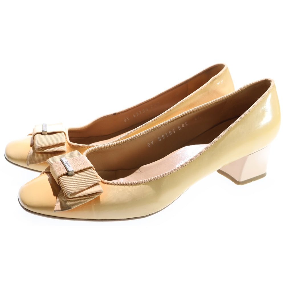 Salvatore Ferragamo(サルヴァトーレ フェラガモ) パテント リボン ヒールパンプス レディース ベージュ