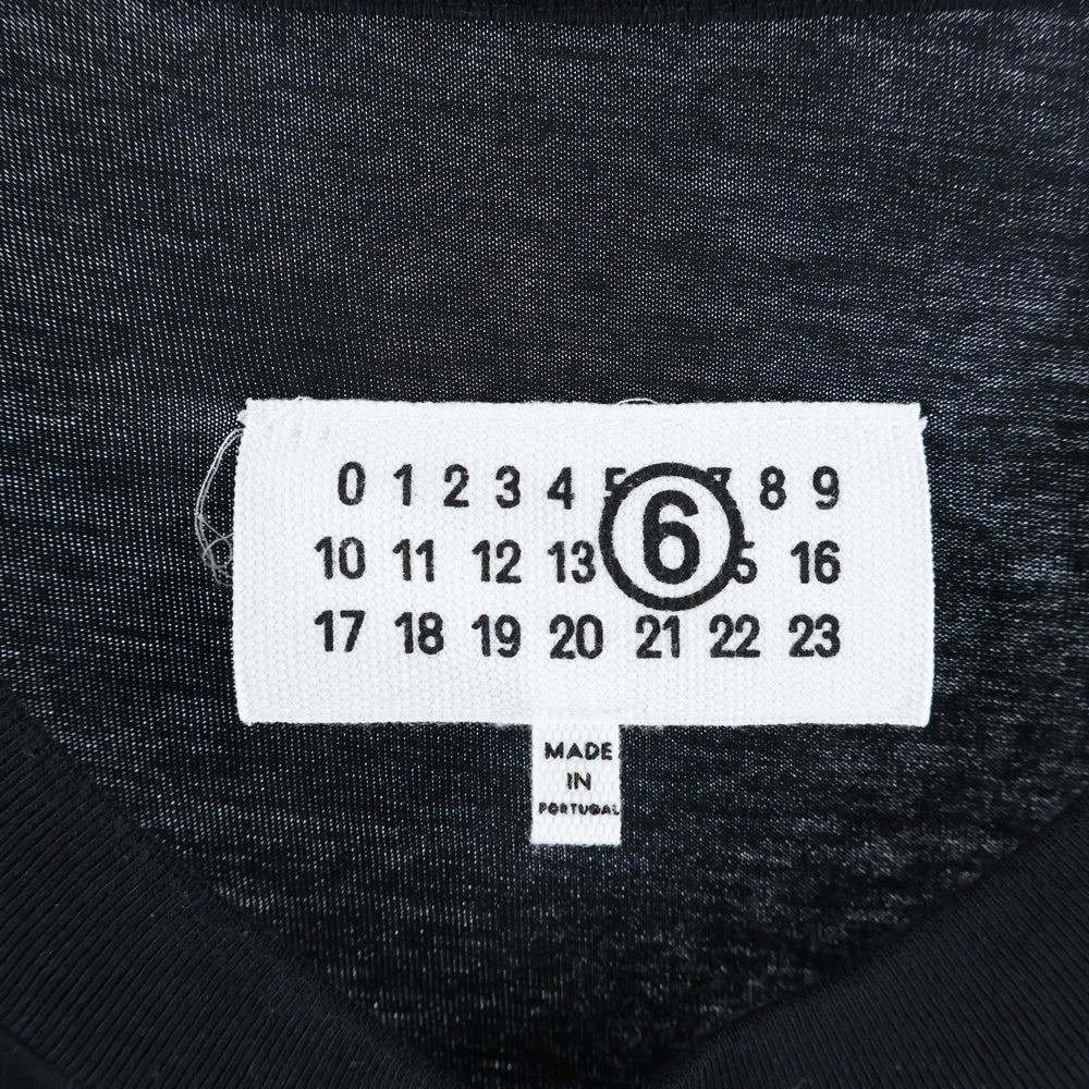 MM6 Maison Margiela(エムエムシックスメゾンマルジェラ) 24SS ナンバリングロゴプリント オーバーサイズ 半袖Tシャツカットソーブラック SH0GC0048 S24312