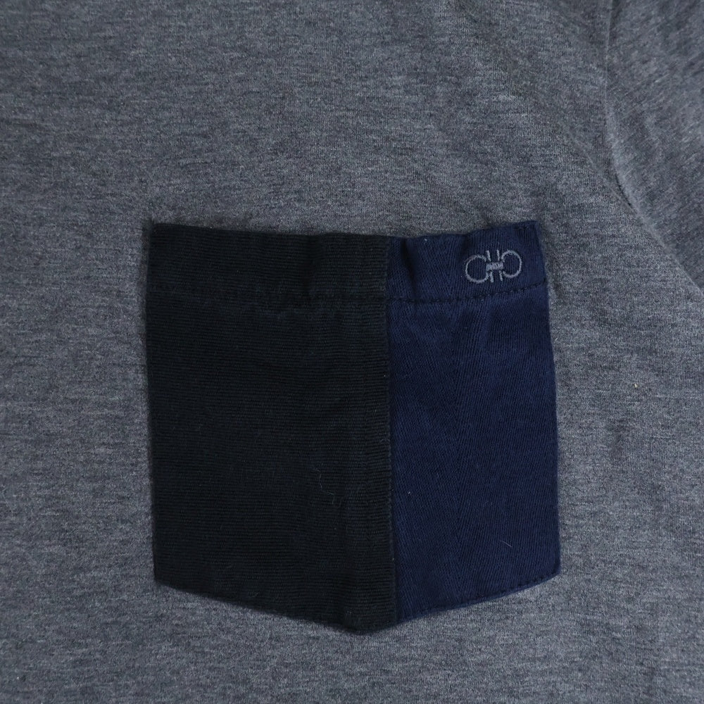 Salvatore Ferragamo(サルヴァトーレ フェラガモ) ガンチーニ刺繍 半袖ポケットTシャツ グレー