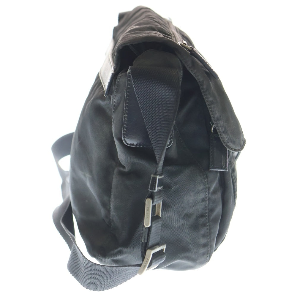 PRADA(プラダ) 三角ロゴプレート ナイロン ショルダーバッグ ブラック