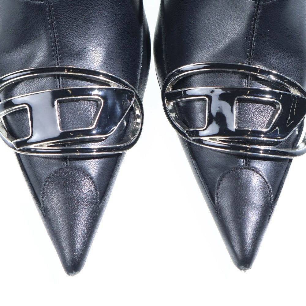 DIESEL(ディーゼル) D-VENUS ロゴプレート装飾 ポインテッドトゥ ロング フェイクレザー ヒールパンプス ブーツ ブラック レディース
