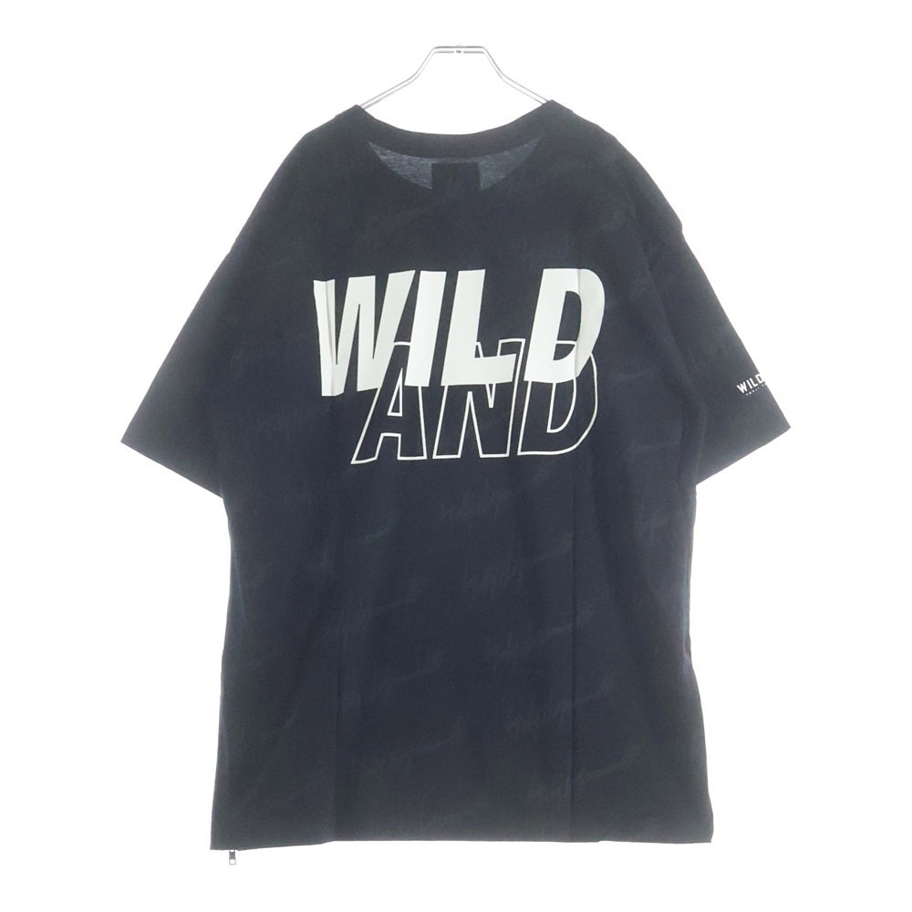 WIND AND SEA(ウィンダンシー) 22AW × ワイルドサイド ヨウジヤマモト モノグラム ロゴプリント 総柄 半袖Tシャツ カットソー ブラック WS-22WSTE-02