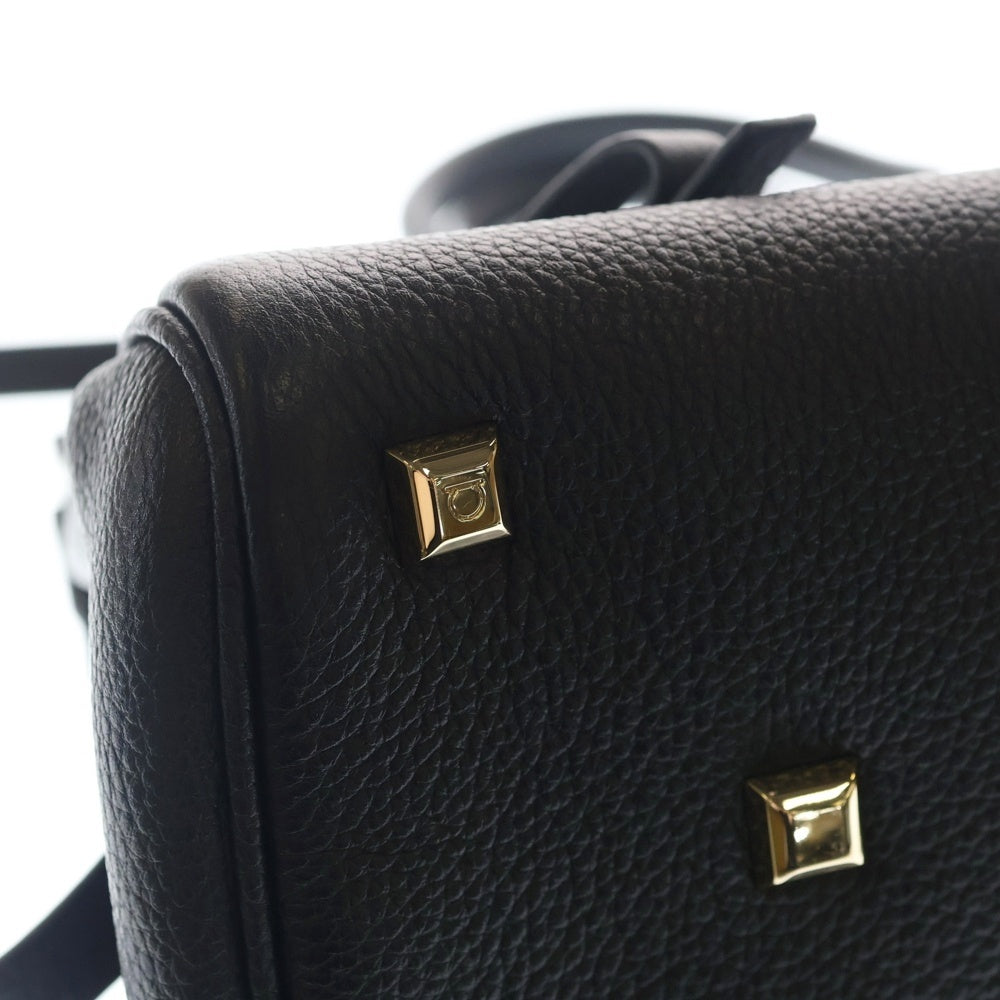 Salvatore Ferragamo(サルヴァトーレ フェラガモ) スタジオ ガンチーニ ロック レザー ハンド ショルダーバッグ ブラック 21H159 レディース