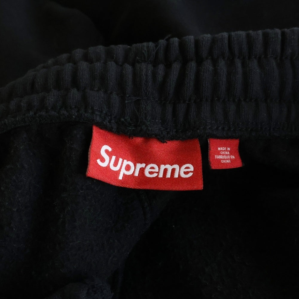 SUPREME(シュプリーム) 24AW Satin Applique Sweatpant サテン アップリケ スウェットパンツ ブラック