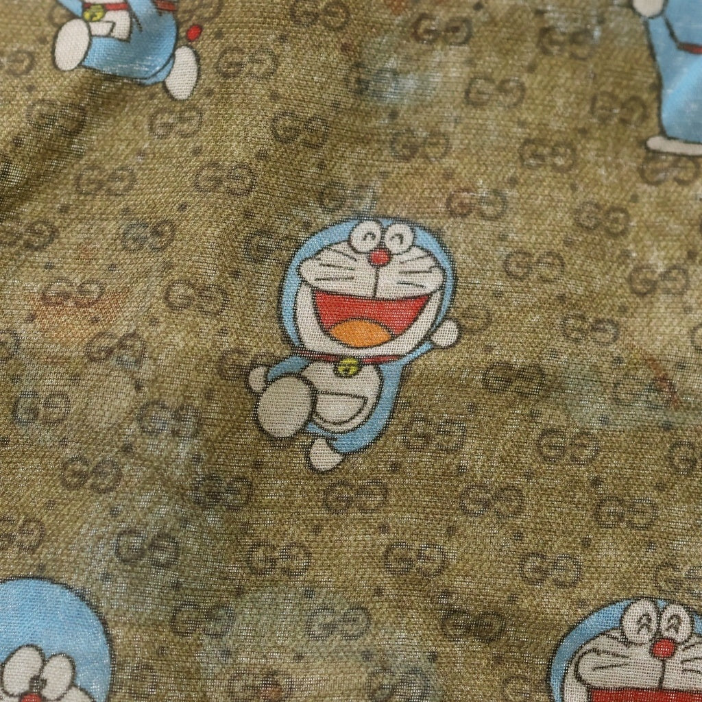 GUCCI(グッチ) ×ドラえもん GGスプリーム シルク ショール ストール ブラウン 654639 4GAAT レディース