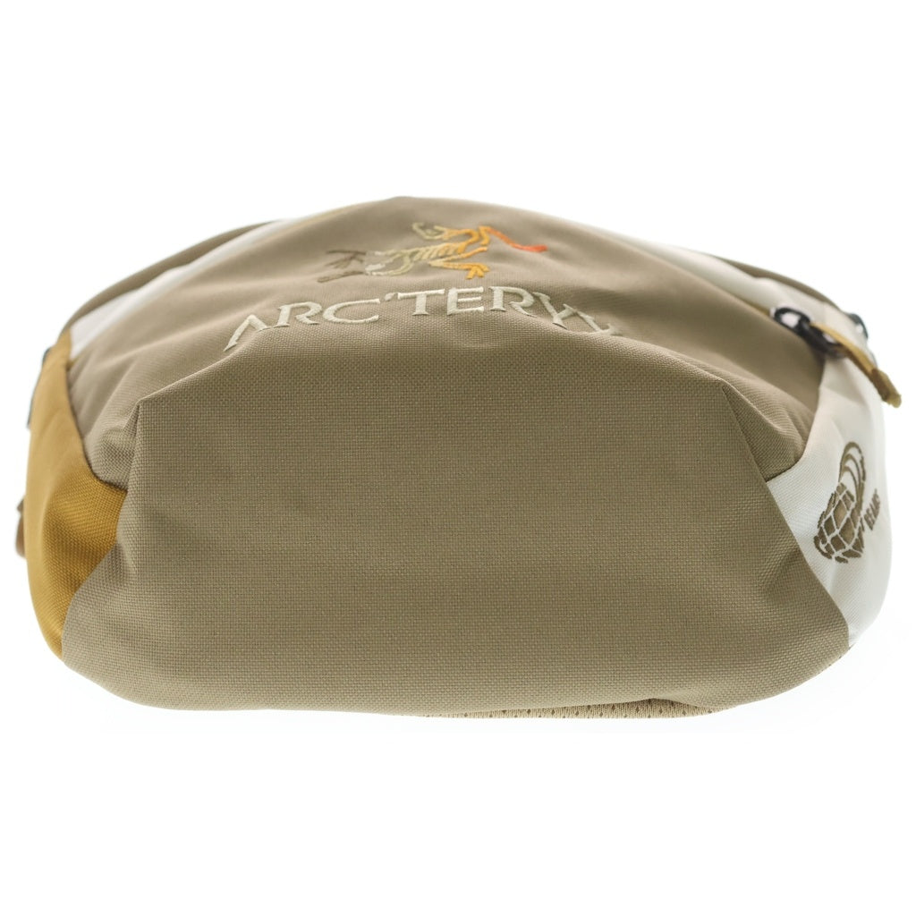 マンティス2ウエストパック　beams BEAMS（ビームス）ARC'TERYX / MANTIS 2 Waist Pack（バッグ