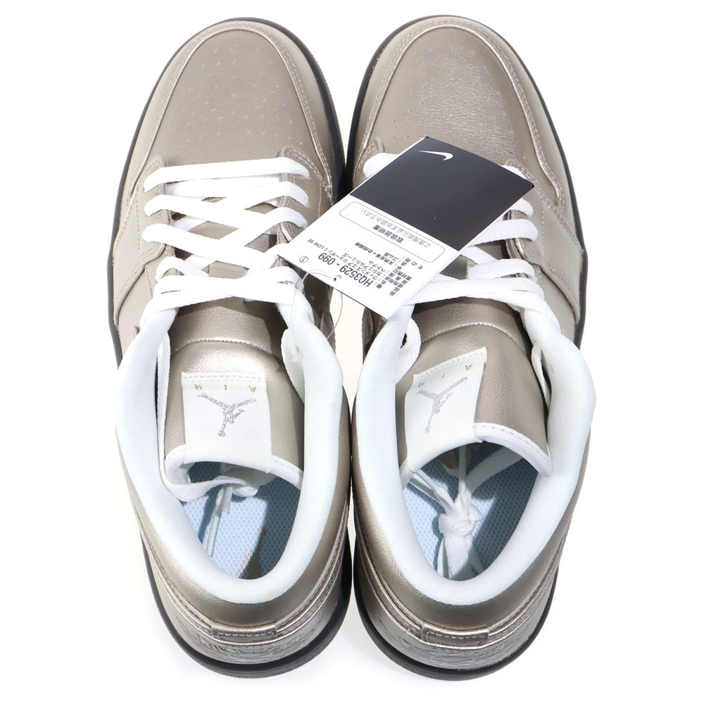 NIKE(ナイキ) WMNS AIR JORDAN 1 LOW SE METALLIC ZINC ウィメンズ エアジョーダン1 メタリックジンク ローカットスニーカー シルバー US12/29cm HQ3529-099 レディース