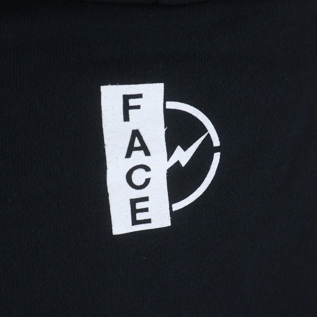 THE CONVENI(ザコンビニ) ×FACETASM FACE/MENT HOODIE ファセッタズム ロゴプリント スウェット プルオーバーパーカー ブラック PPM-39050-C