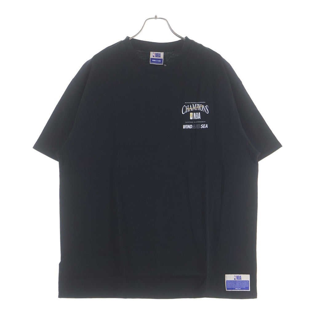 WIND AND SEA(ウィンダンシー) ×NBA CHAMPIONS TEE エヌビーエー チャンピオン ロゴプリント クルーネック 半袖Tシャツ カットソー ブラック WDS-C-PNB7-24-Q4-06