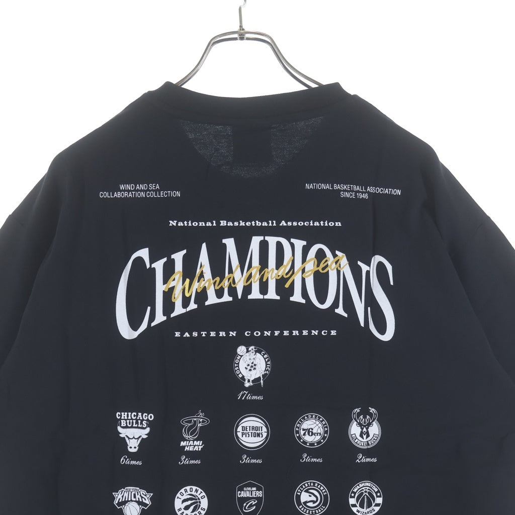 WIND AND SEA(ウィンダンシー) ×NBA CHAMPIONS TEE エヌビーエー チャンピオン ロゴプリント クルーネック 半袖Tシャツ カットソー ブラック WDS-C-PNB7-24-Q4-06