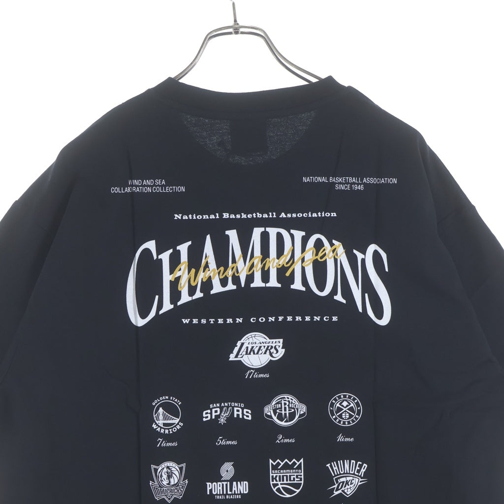 WIND AND SEA(ウィンダンシー) ×NBA CHAMPIONS TEE エヌビーエー チャンピオン ロゴプリント クルーネック 半袖Tシャツ カットソー ブラック WDS-C-PNB7-24-Q4-07