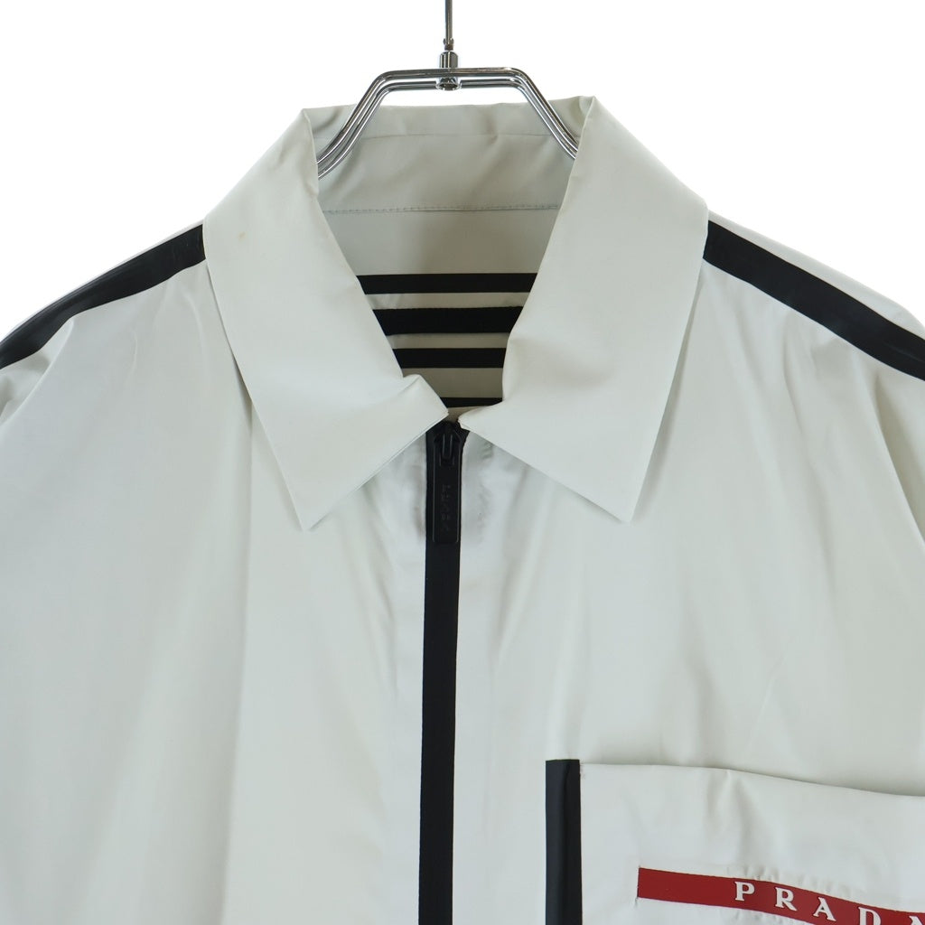 PRADA SPORT(プラダ スポーツ) 23SS ポケットラバーロゴ ジップアップ ジャケット ホワイト SC638