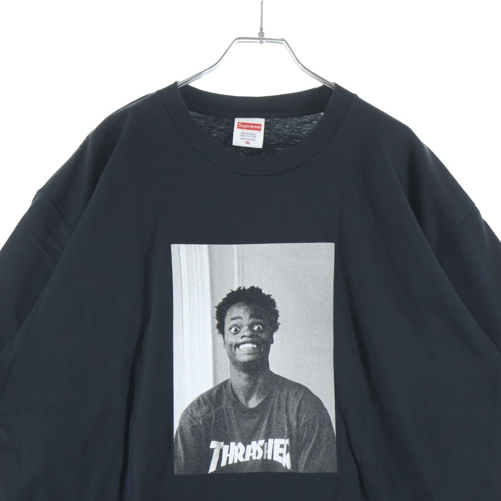 SUPREME(シュプリーム) 24AW ×Thrasher Harold Tee スラッシャー ハロルド フォトプリント クルーネック 半袖Tシャツ カットソー ブラック