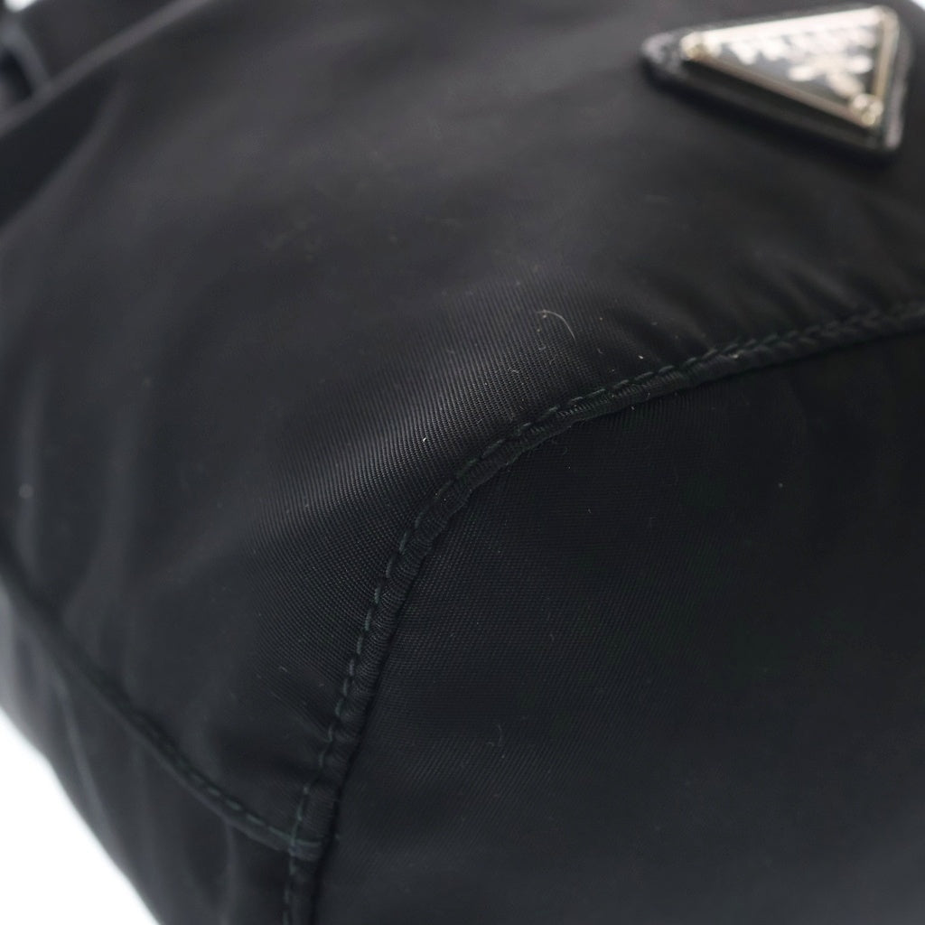 PRADA(プラダ) TESSUTO NERO ロゴプレート ナイロン 巾着 ポーチ ブラック 1NA369 レディース