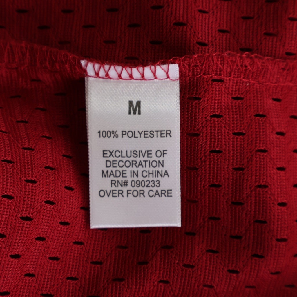FEAR OF GOD ESSENTIALS(フィアオブゴッド エッセンシャルズ) バックロゴプリント メッシュ Vネック 半袖シャツ レッド
