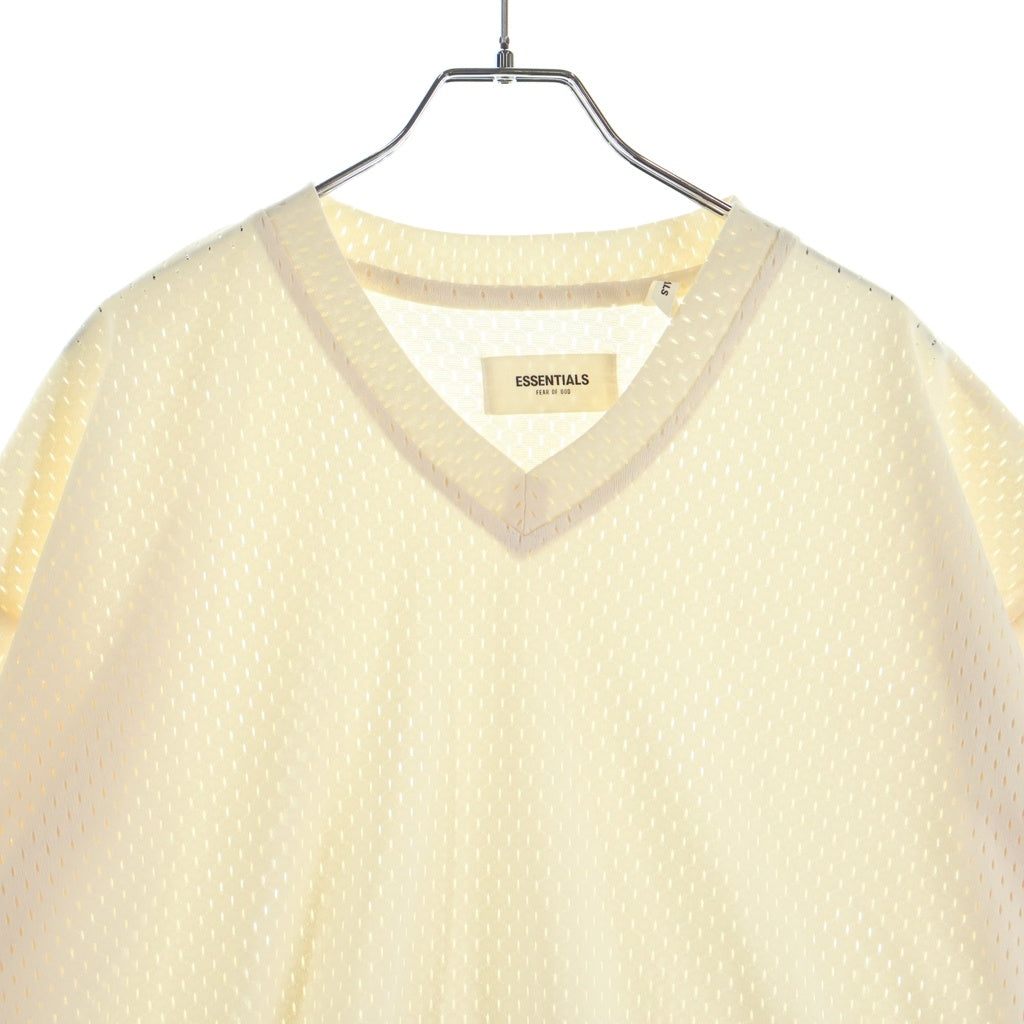 FEAR OF GOD ESSENTIALS(フィアオブゴッド エッセンシャルズ) バックロゴプリント メッシュ Vネック 半袖シャツ ホワイト