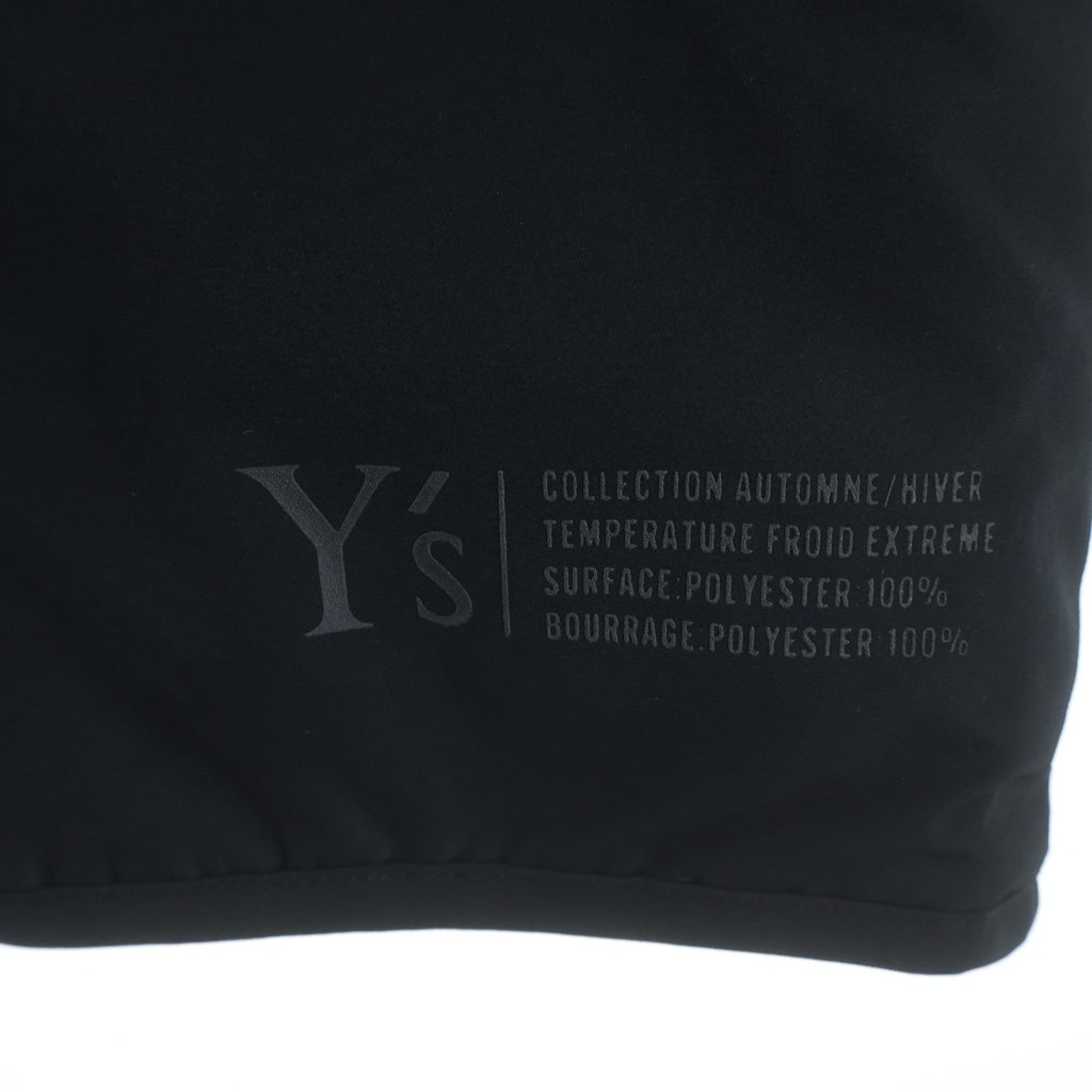 Y's(ワイズ) POLYESTER PADDED TYPEWRITER LEFT SLEEVE CAPE ポリエステル パテッド アシンメトリー 変形デザイン ケープ ブラック レディース YE-Y04-900