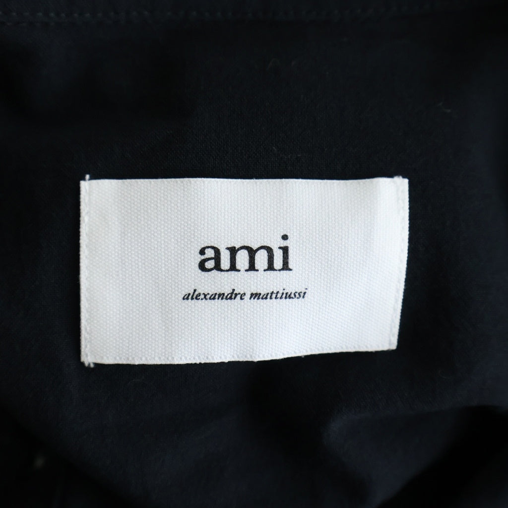 AMI Alexandre Mattiussi(アミアレクサンドルマテュッシ) AMI de Coeur ハートロゴ刺繍 コットン 半袖シャツ ブラック HSH240.CO0062