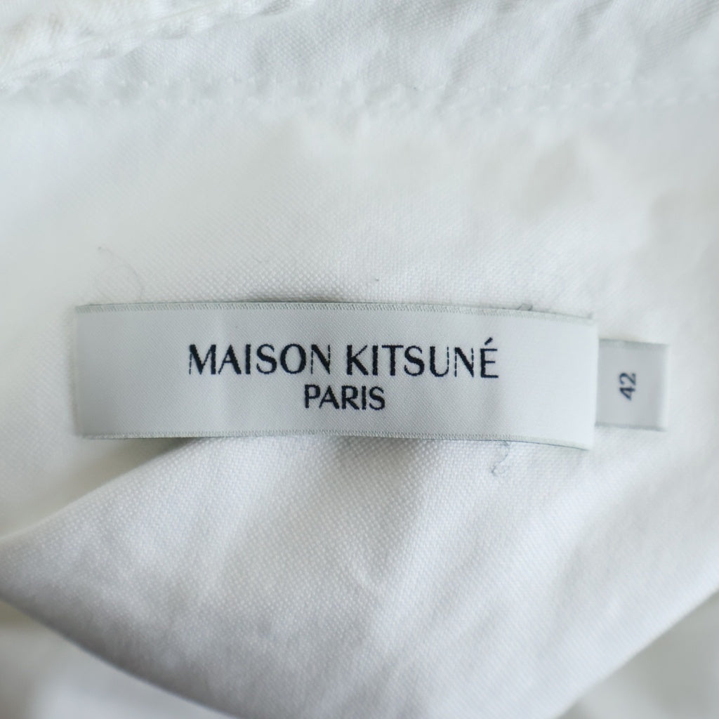 MAISON KITSUNE(メゾンキツネ) OXFORD TRICOLOR FOX PATCH CLASSIC SHIRT BD オックスフォード トリコロールフォックスパッチ ボタンダウン クラシック 長袖シャツ ホワイト FM00400WC2010