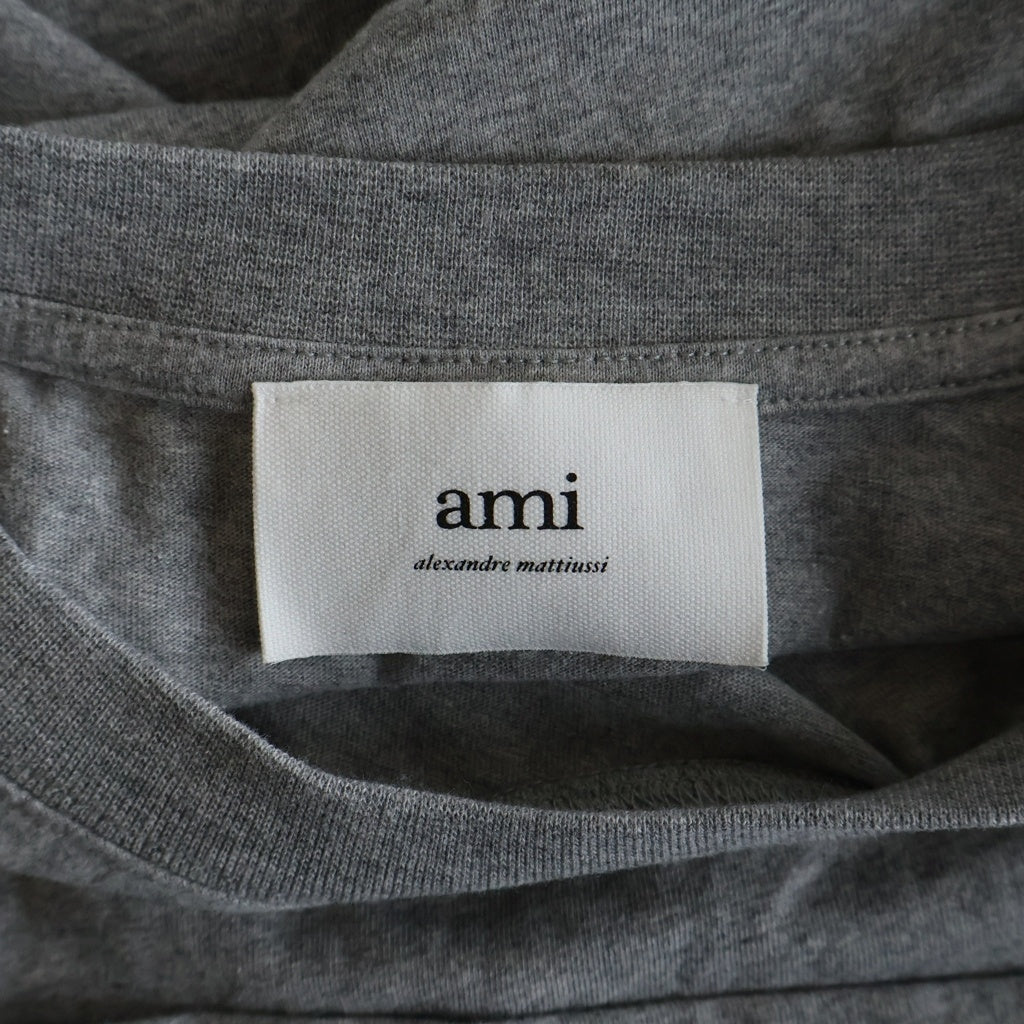 AMI Alexandre Mattiussi(アミアレクサンドルマテュッシ) AMI de Coeur ハートロゴ刺繍 クルーネック 半袖Tシャツ カットソー グレー BFUTS001.724
