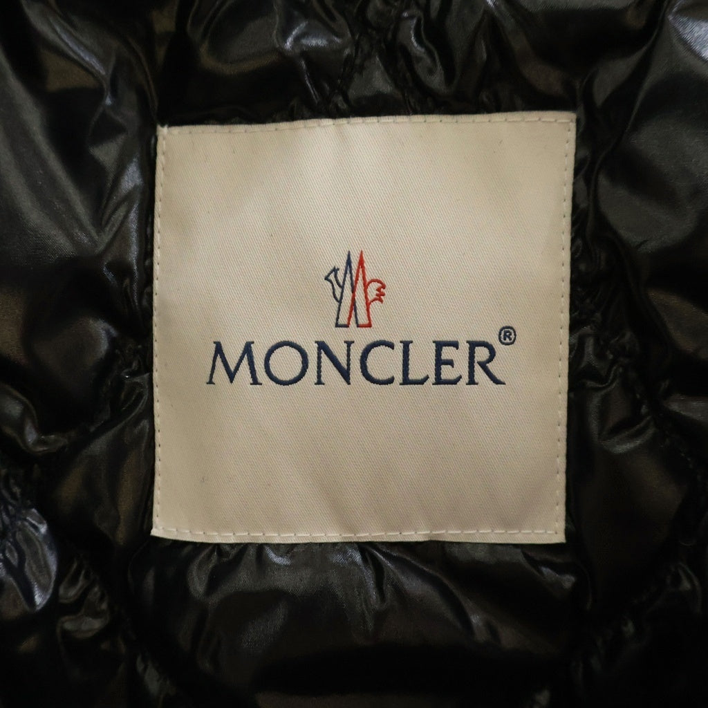MONCLER(モンクレール) ×FRAGMENT DESIGN SVEN フラグメント ワッペンロゴ 袖レザー切替 ダウンジャケット ブルゾン グレー/ホワイト D209U4031485 549X7