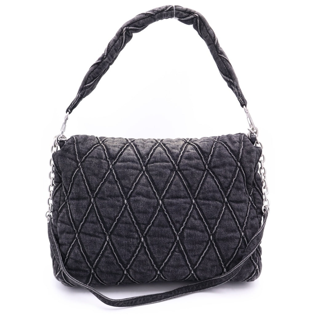 DIESEL(ディーゼル) CHARM-D SHOULDER L ラインストーンロゴチャーム キルティング デニムショルダーバッグ ブラック レディース