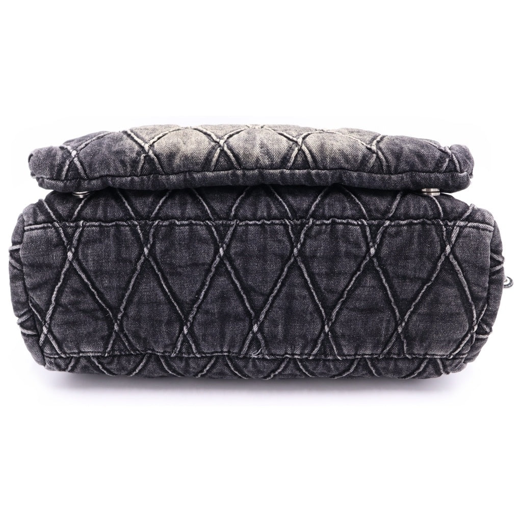 DIESEL(ディーゼル) CHARM-D SHOULDER L ラインストーンロゴチャーム キルティング デニムショルダーバッグ ブラック レディース