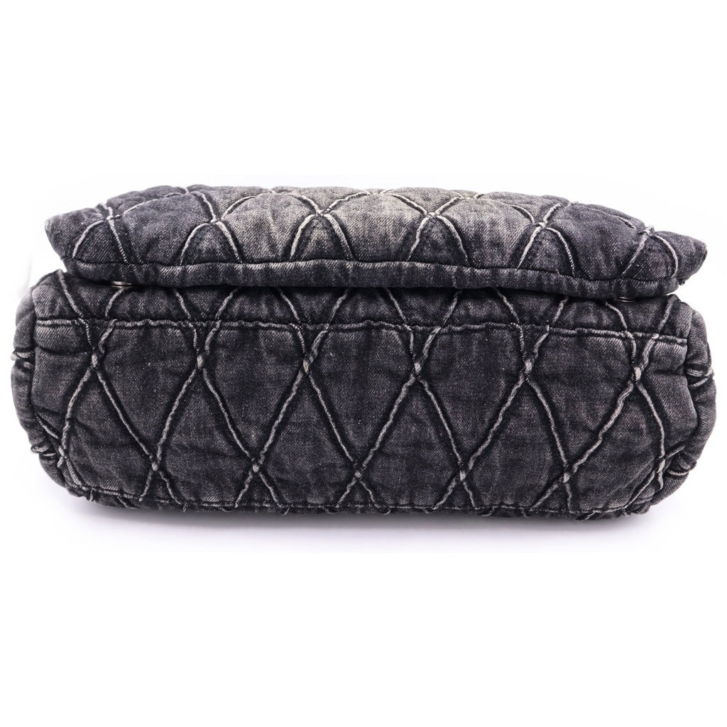 DIESEL(ディーゼル) CHARM-D SHOULDER L ラインストーンロゴチャーム キルティング デニムショルダーバッグ ブラック レディース