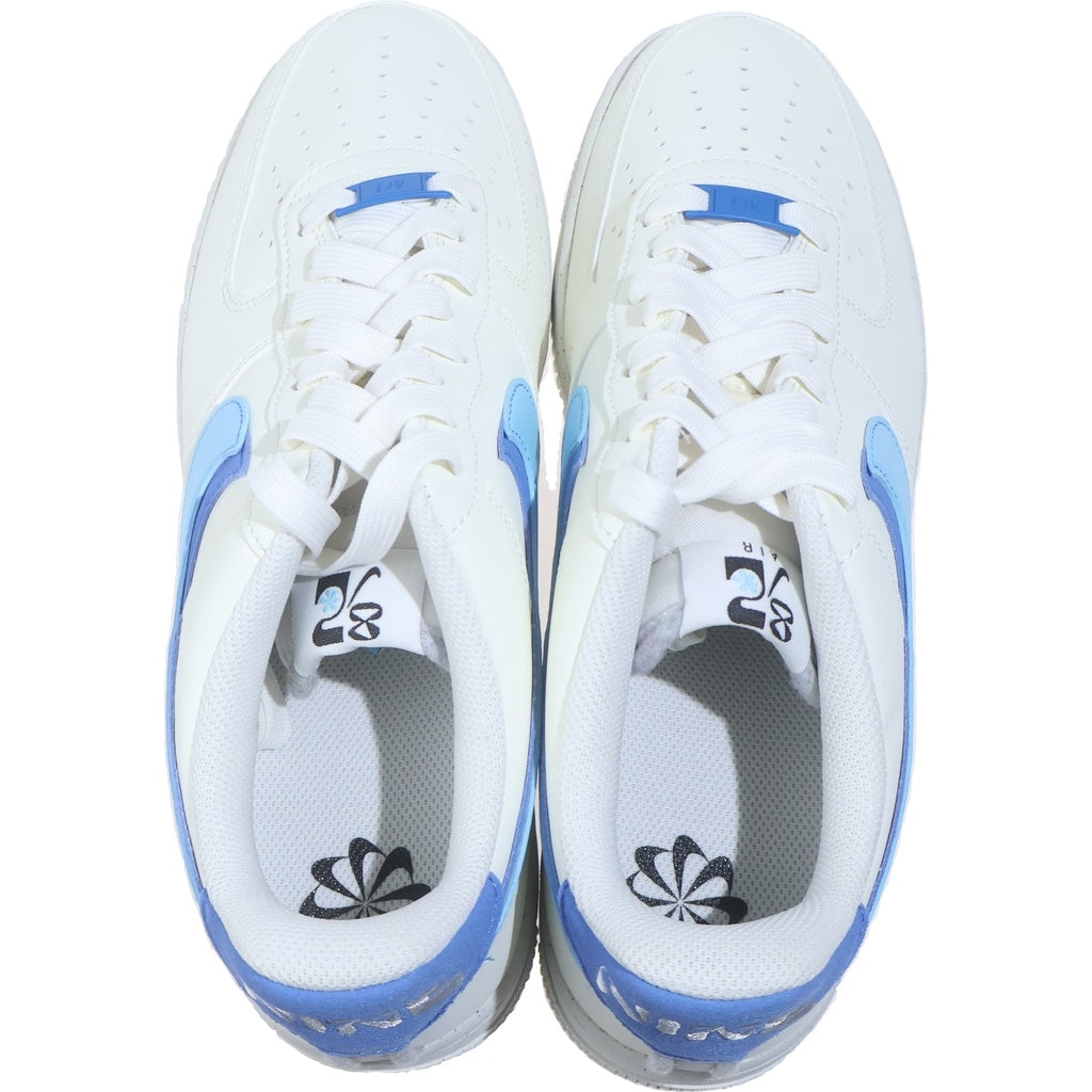 NIKE(ナイキ) AIR FORCE 1 07 LV8 SAIL DO9786-100 エアフォース1 セイル ブルーチル ローカットスニーカー ホワイト US10/28cm