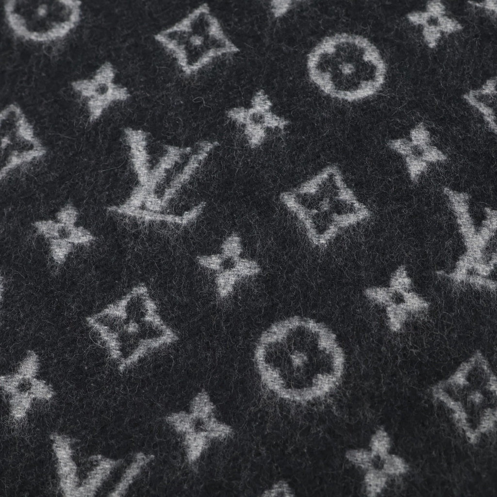 LOUIS VUITTON(ルイヴィトン) モノグラム ロゴ刺繍 LV ビーズ装飾