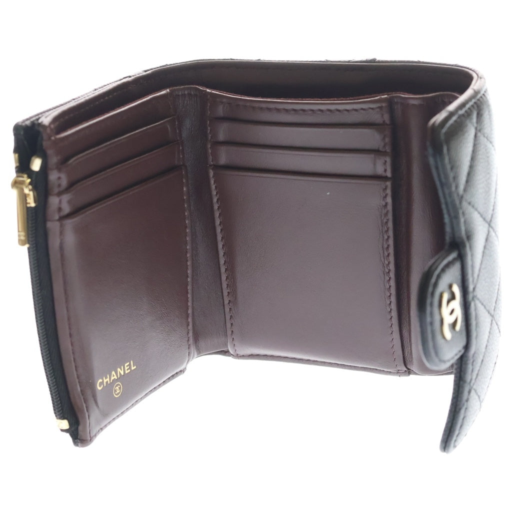 CHANEL(シャネル) ココマーク マトラッセ キャビアスキン レザー コンパクトウォレット 三つ折り財布 ブラック ゴールド金具 AP0231 レディース