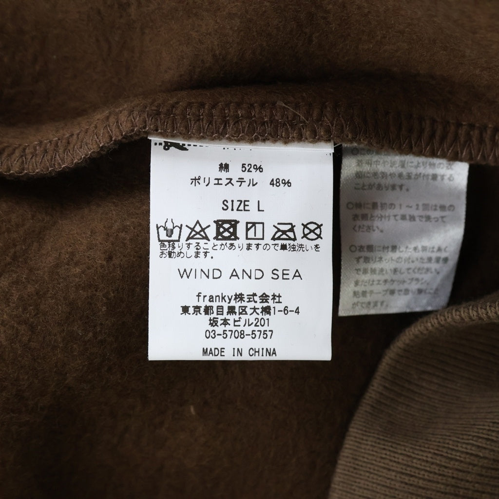 WIND AND SEA(ウィンダンシー) BRUSHED CREW NECK ロゴプリント クルーネックスウェットトレーナー ブラウン WDS-CS-324