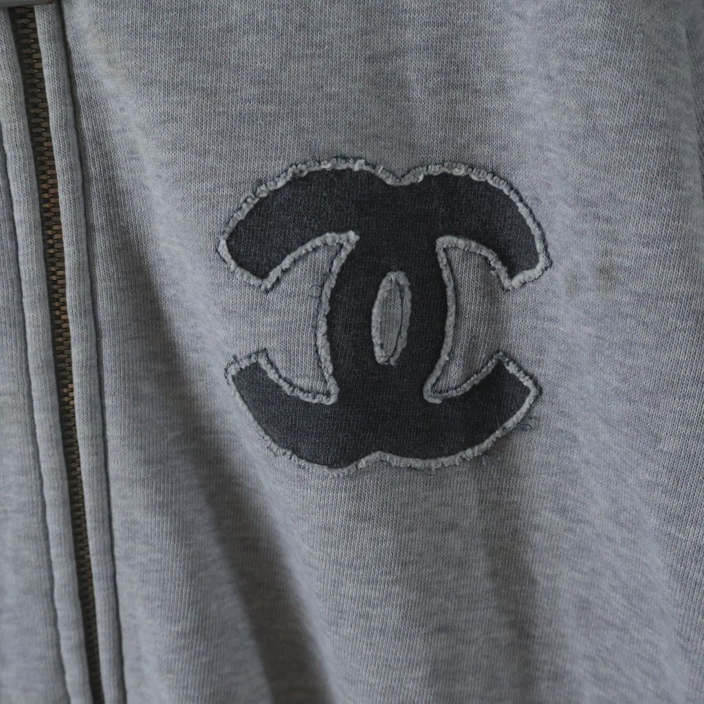 CHANEL(シャネル) ココマークジップ金具 パッチデザイン フーデッド ジップアップ パーカー レディース グレー P37996