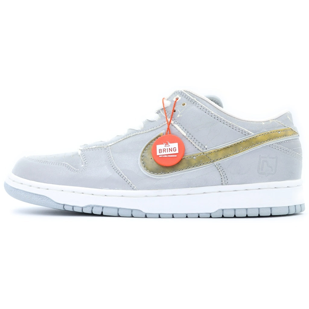 NIKE SB(ナイキエスビー) 【観賞用2005年製】 DUNK LOW MEDICOM 3 304292-008 ダンク メディコム ローカットスニーカー シルバー US10.5/28.5cm
