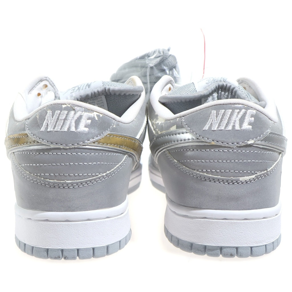 NIKE SB(ナイキエスビー) 【観賞用2005年製】 DUNK LOW MEDICOM 3 304292-008 ダンク メディコム ローカットスニーカー シルバー US10.5/28.5cm