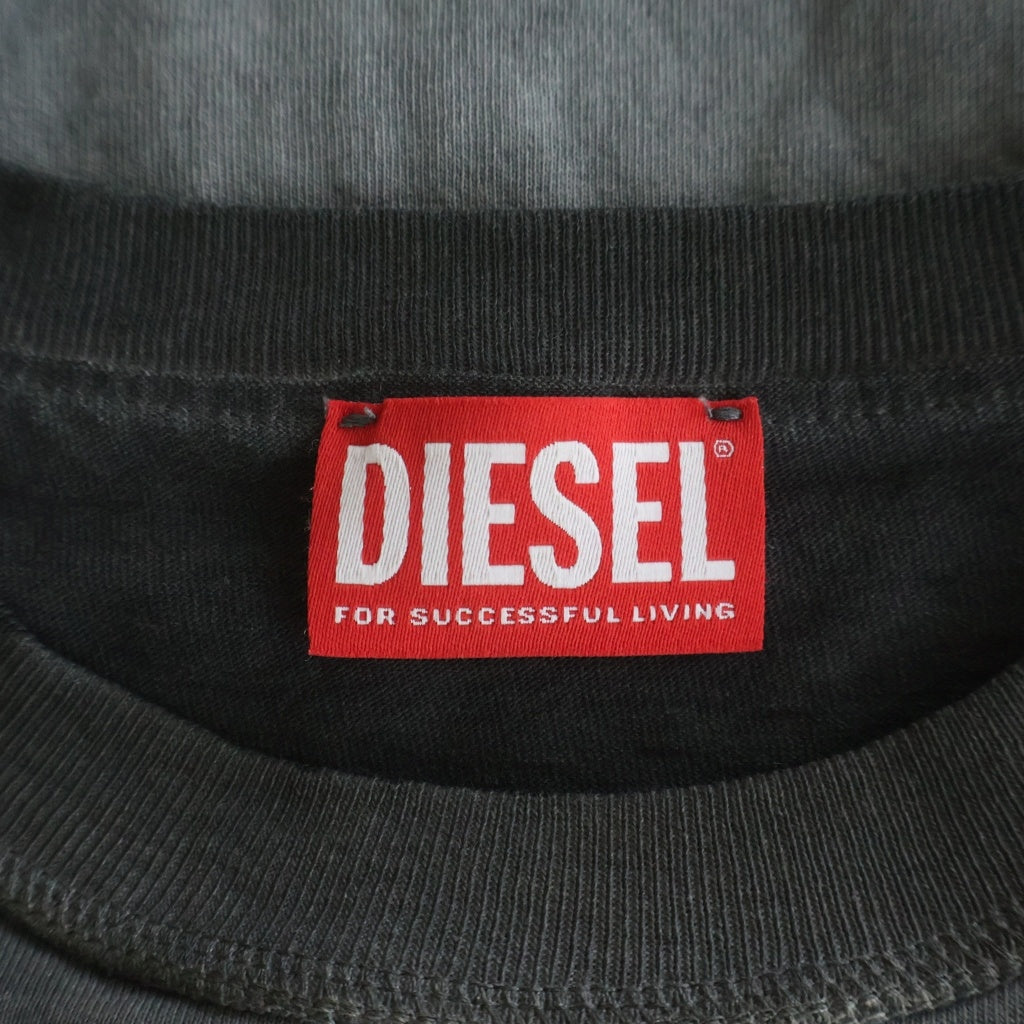 DIESEL(ディーゼル) FADED JACRON PRINT フロントプリント 半袖Tシャツ カットソー グレー