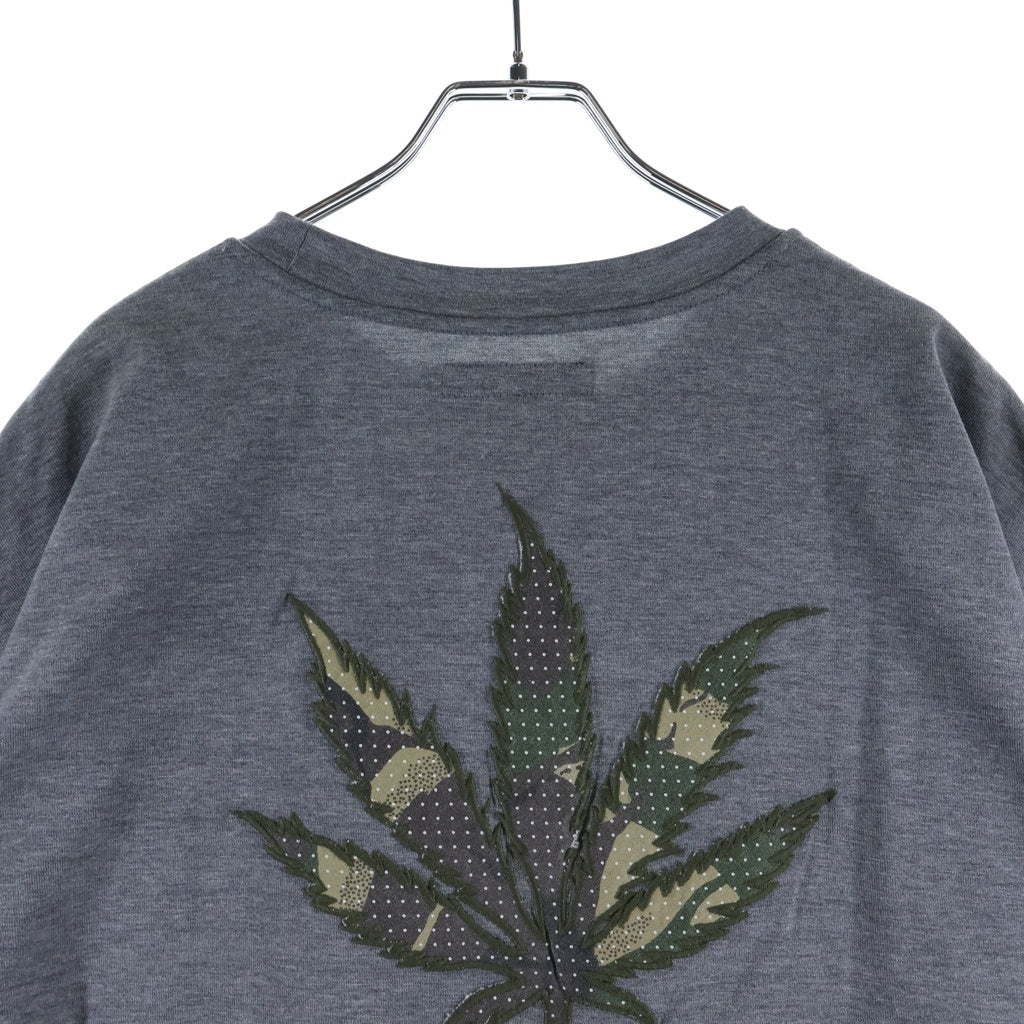 1 PIU 1 UGUALE 3 RELAX(ウノピゥウノウグァーレトレ) ×Lucien Pellat-Finetト CAMO LEAF R-NECK TEE ルシアンペラフィネ バックカモリーフ クルーネック 半袖Tシャツ カットソー グレー MRT290
